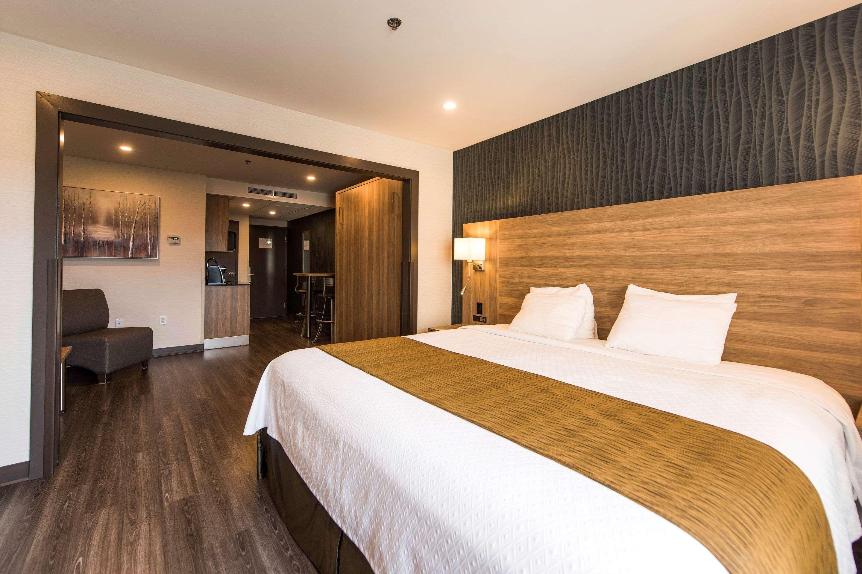 ควอลิตี สวีตส์ Hotel ดรัมมอนวิลล์ ภายนอก รูปภาพ